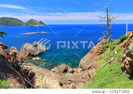 【島根県】晴天の隠岐の島の浄土ヶ浦海岸(島後) 【島根県】晴天の隠岐の島の浄土ヶ浦海岸(島後) 129171462