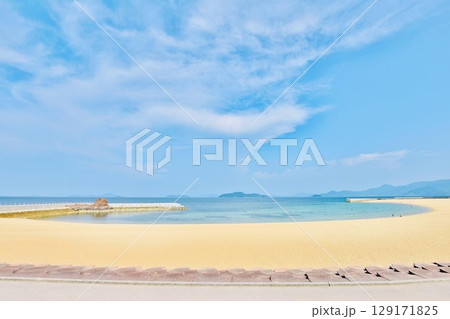 美しい砂浜と海 美しい砂浜と海 129171825