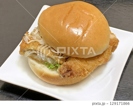 ホッケフライバーガー　ホッケのフィレオフィッシュ　ホッケバーガー　北海道名物 129171866