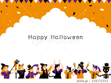 ハロウィンを楽しむ人達 129172331