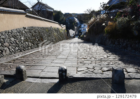 武家屋敷の坂 129172479