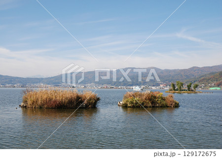 Lake suwa in late autumn / 晩秋の諏訪湖の景色,諏訪湖畔からの眺め Lake suwa in late autumn / 晩秋の諏訪湖の景色,諏訪湖畔からの眺め 129172675