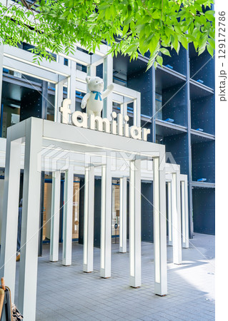 神戸旧居留地に位置するファミリア神戸本店　メインエントランス　神戸市中央区西町 129172786