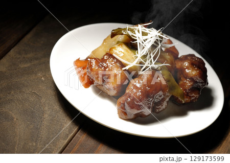 熱々の黒酢酢豚 129173599