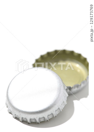 王冠を白背景で撮影 129173769