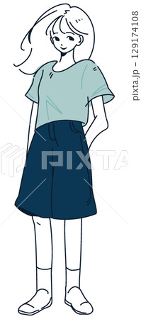 立ち姿の女の子 129174108