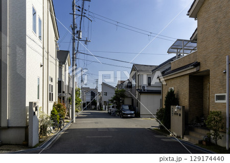 豊中市若竹町住宅街、五月の風景-2 129174440