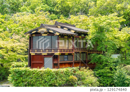 相楽園（三田藩士　小寺氏の邸宅と庭園）池泉回遊式日本庭園と舟屋形　神戸市中央区下山手通 129174840
