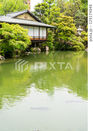 相楽園（三田藩士　小寺氏の邸宅と庭園）池泉回遊式日本庭園と茶室 「浣心亭」　神戸市中央区下山手通 129174848