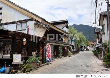 レトロな町並みの北国街道 上田宿 柳町 129177070