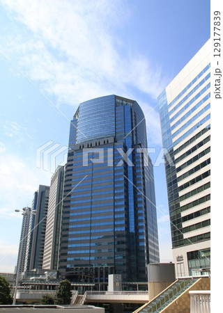 東京都港区港南の都市風景 129177839