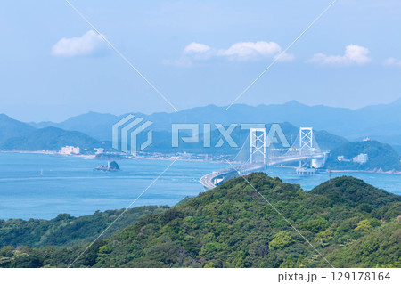 淡路島から見た鳴門海峡と大鳴門橋 淡路島から見た鳴門海峡と大鳴門橋 129178164