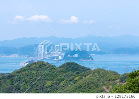 淡路島から見た鳴門海峡と大鳴門橋 淡路島から見た鳴門海峡と大鳴門橋 129178166