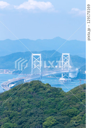 淡路島から見た鳴門海峡と大鳴門橋 淡路島から見た鳴門海峡と大鳴門橋 129178169