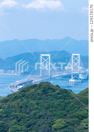 淡路島から見た鳴門海峡と大鳴門橋 淡路島から見た鳴門海峡と大鳴門橋 129178170
