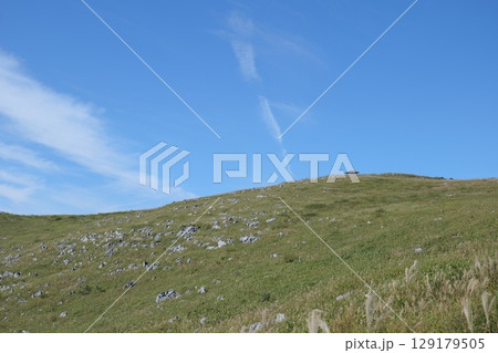 秋の四国カルスト 129179505