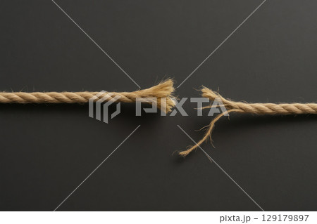 A broken rope, a symbol of rupture and conflict...のイラスト素材 [129179897 ...