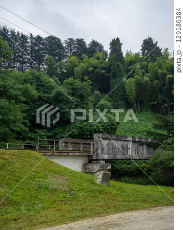 Concrete railway bridge. Transport infrastructure. Concrete railway bridge. Transport infrastructure. 129180384