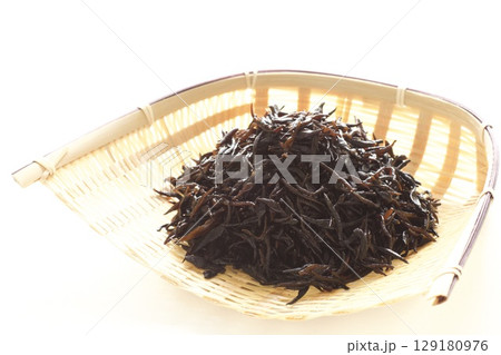 ざるの中のひじき 129180976