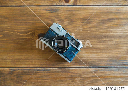 古いフィルムカメラ 古いフィルムカメラ 129181975