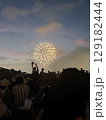 花火　夜空　夏　観客 129182444