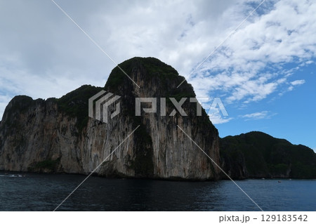 タイのプーケットのピピ島 129183542