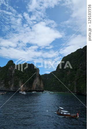 タイのプーケットのピピ島 129183556