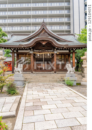 神戸八社巡り　八宮神社／六宮神社（生田裔神八社の八柱目／六柱目）拝殿（村の鎮守社）神戸市中央区楠町 129184051