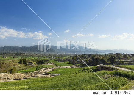 ネパール・カトマンズ盆地の農村風景 / Kathmandu Valley, Nepal 129185967