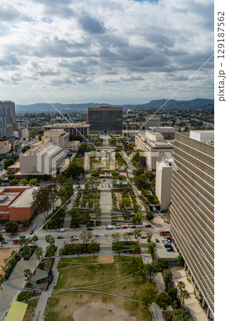 アメリカ　ロサンゼルスのダウンタウンの街並み 129187562