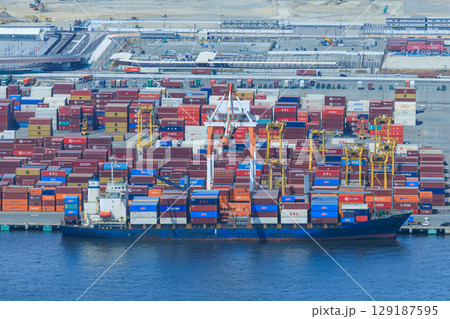 大阪の夢洲の風景(大阪府大阪市此花区) 大阪の夢洲の風景(大阪府大阪市此花区) 129187595