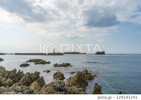 新潟県佐渡市　佐渡島七浦海岸 129191241