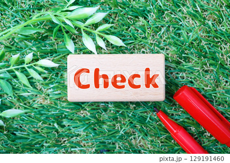 赤文字の"Check"と赤ペンのイメージ 赤文字の"Check"と赤ペンのイメージ 129191460