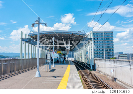 杜せきのした駅　仙台空港アクセス線　プラットホーム　線路敷き　高架 129191650