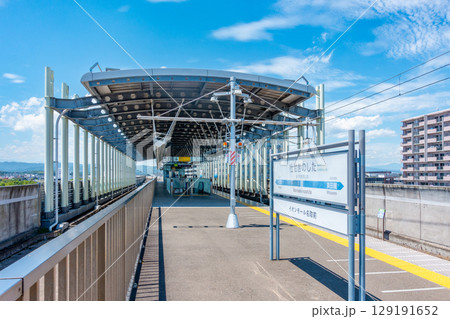 杜せきのした駅　仙台空港アクセス線　プラットホーム　線路敷き　高架 129191652