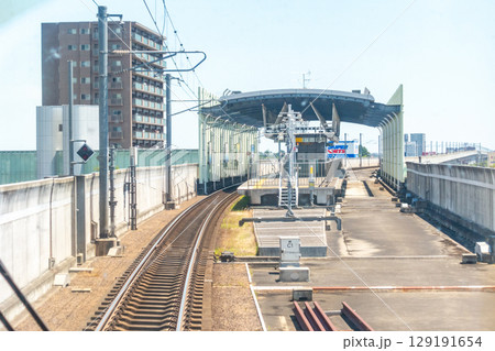 杜せきのした駅　仙台空港アクセス線　プラットホーム　線路敷き　高架 129191654