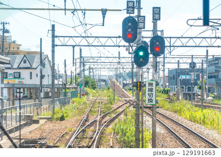 名取駅　東北本線から仙台空港アクセス線へ分岐　青信号　線路敷き　分岐器　ポイント 129191663