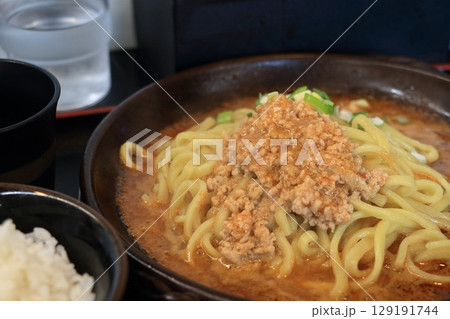 町中華の担々麺 ランチセットの担々麺 町中華の担々麺 ランチセットの担々麺 129191744