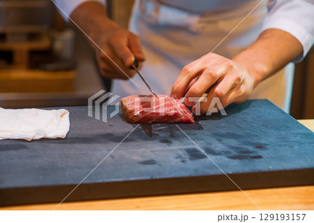 【#料亭】板前の手元 129193157