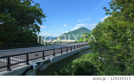 赤滝大橋と　成瀬ダム工事現場の眺望　2025年8月　秋田県 129193313