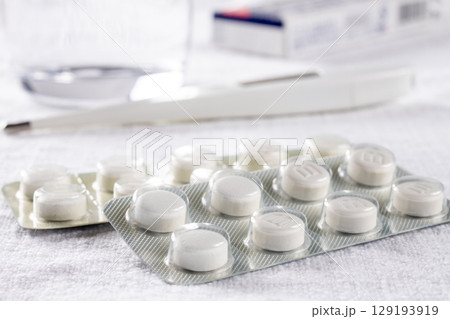 風邪薬　 129193919