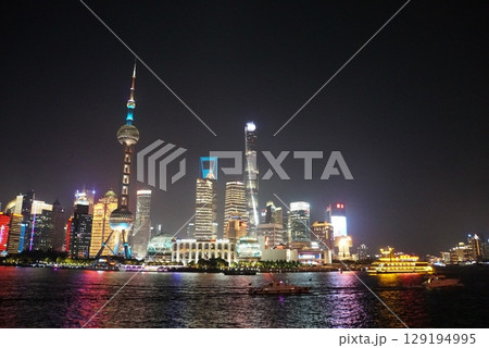 上海の夜景　外灘から 129194995
