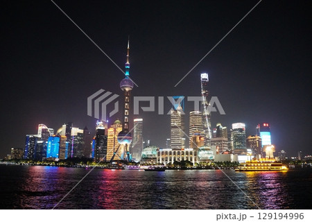 上海の夜景 外灘から 上海の夜景 外灘から 129194996