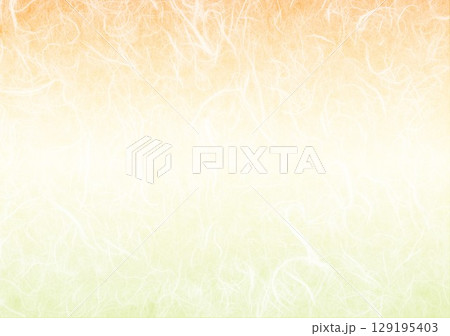 毛足のあるオレンジ色の和紙 129195403