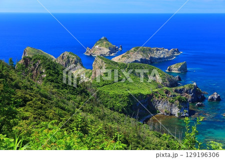 【島根県】晴天の隠岐の島の白島海岸(島後) 【島根県】晴天の隠岐の島の白島海岸(島後) 129196306