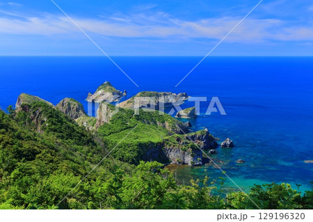 【島根県】晴天の隠岐の島の白島海岸(島後) 【島根県】晴天の隠岐の島の白島海岸(島後) 129196320