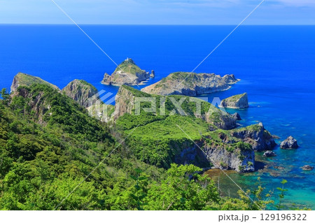 【島根県】晴天の隠岐の島の白島海岸(島後) 【島根県】晴天の隠岐の島の白島海岸(島後) 129196322