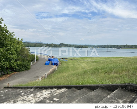 台湾の台南市にある記念公園からみた烏山頭ダムです。 台湾の台南市にある記念公園からみた烏山頭ダムです。 129196947