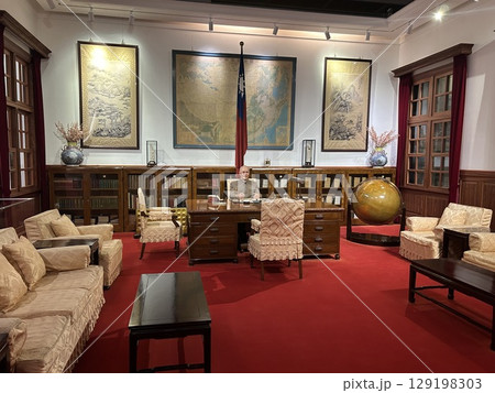 台湾の台北市の観光地、中正紀念堂の蒋介石の執務室です。 台湾の台北市の観光地、中正紀念堂の蒋介石の執務室です。 129198303