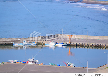 白糠町の港と海を望む、岬の森東山公園からの展望  129199522